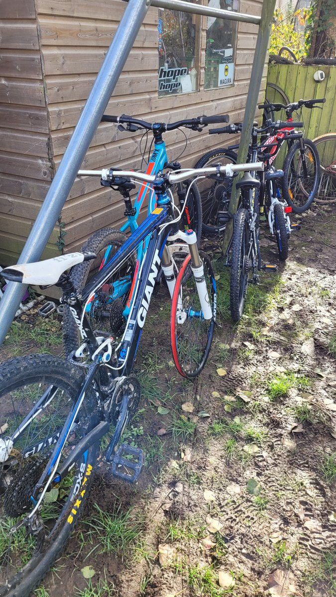 PuffaJones tweet media