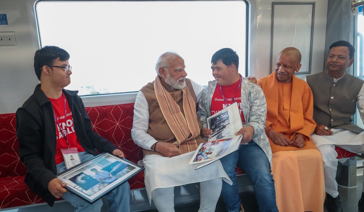 Narendra Modi tweet media