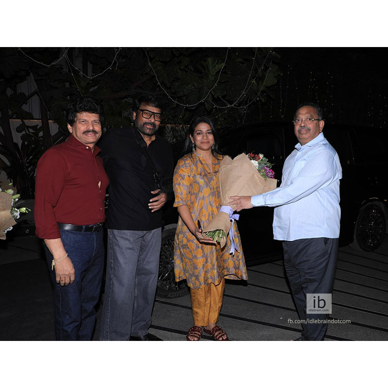 idlebraindotcom's tweet image. KV Rao honours Chiranjeevi for #MSG success

'మన శంకరవర ప్రసాద్ గారు’ గ్రాండ్ సక్సెస్ సందర్భంగా శ్రీ కె.వి. రావు ఆధ్వర్యంలో మెగాస్టార్ చిరంజీవి గారికి ఘన సన్మానం

idlebrain.com/news/today/msg…