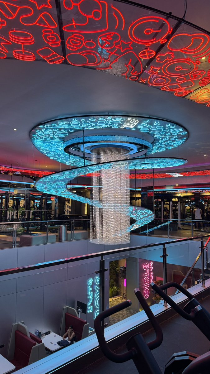 d_OnlyMe__'s tweet image. Buka puasa pake menu chest nya @Dewriel 😁 makasih coach  

Katanya tetaplah latihan chest meski ga ada yg nen 😂🫣