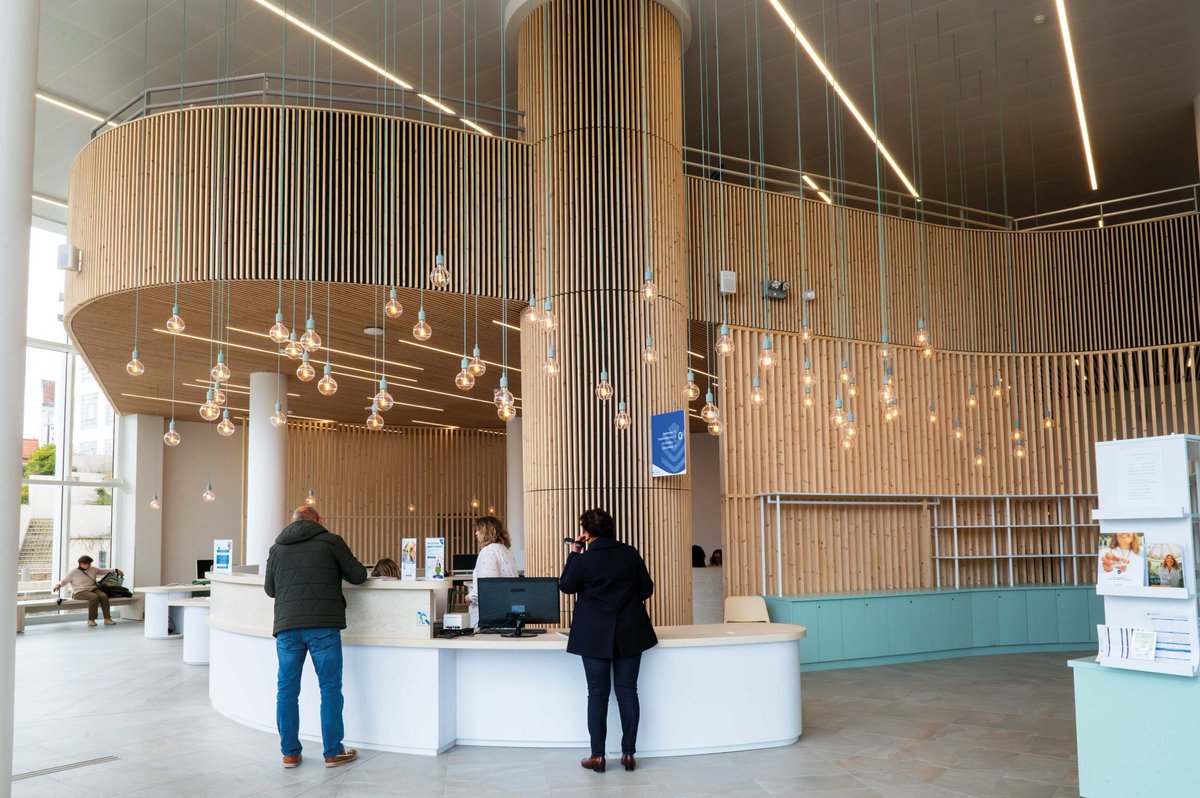 VilleDeVichy's tweet image. [#Thermalisme] 💧 La saison thermale 2026 est lancée à Vichy !
Thermes Callou : du 16 février au 14 novembre sur des prestations standards.
Thermes les Dômes : du 8 juin au 12 décembre, prestations premium.
⛲ Thermalisme : pilier du bien‑être et de l’attractivité de la ville.