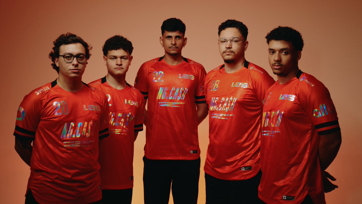 losgrandesgg's tweet photo. A ansiedade já está batendo para as decisões de hoje 🧡 https://t.co/11QhE9Iyko