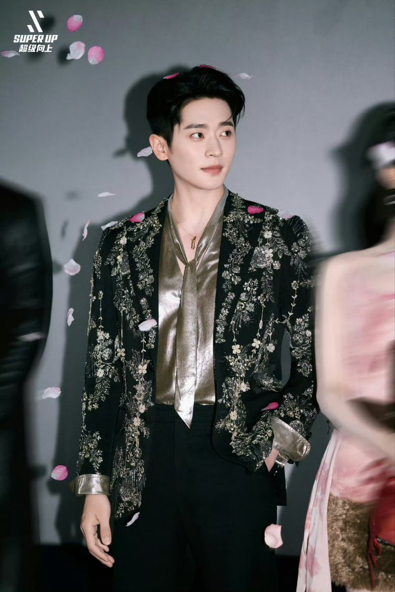 Restraint becomes the deepest form of power, and even the air turns gentle. In the most modest aura, presence still defines its own gravity.