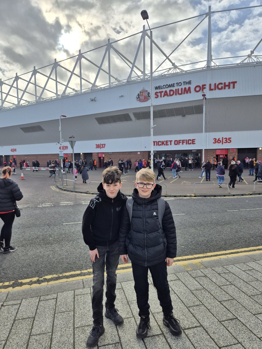 napier1879's tweet photo. Come On You Whites!!!!! #FFC @FulhamFC https://t.co/K2VkmLkJtr