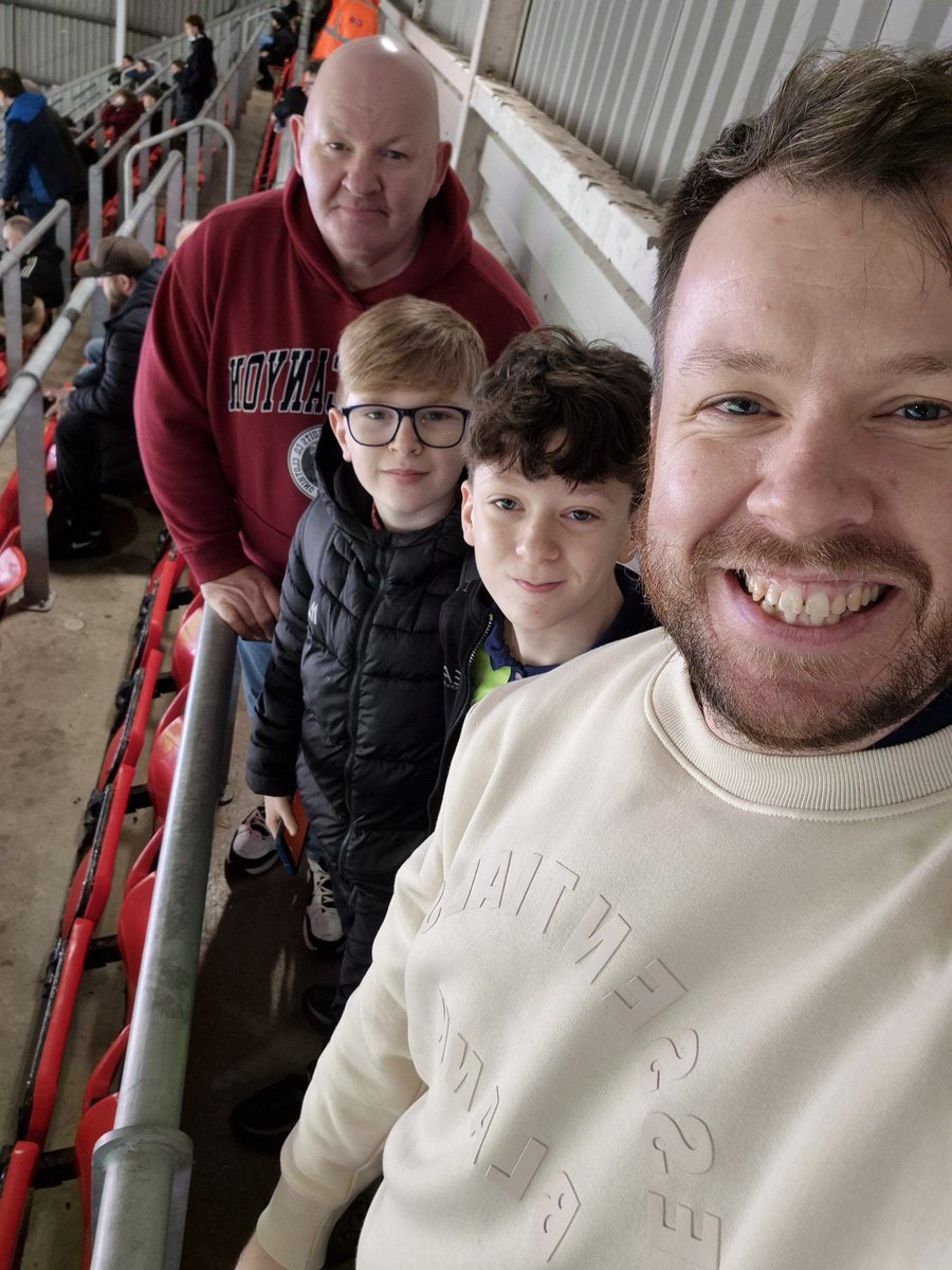 napier1879's tweet photo. Come On You Whites!!!!! #FFC @FulhamFC https://t.co/K2VkmLkJtr