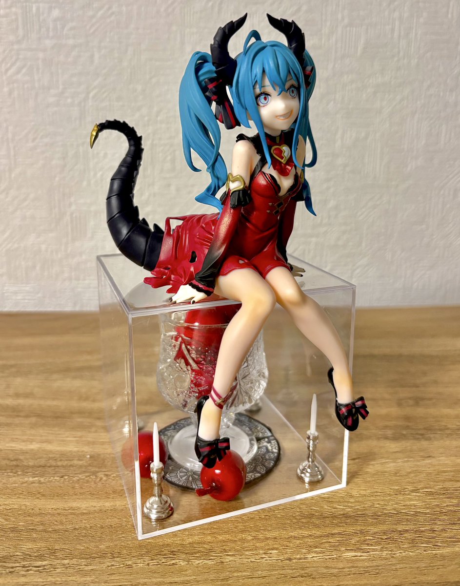 超激レア大番長　天楼久那妓　3Dクリスタルキャラクター彫刻　新品未使用　未開封品 クリアキューブ飾ってみました✨ ヴィランモチーフ、悪魔のような