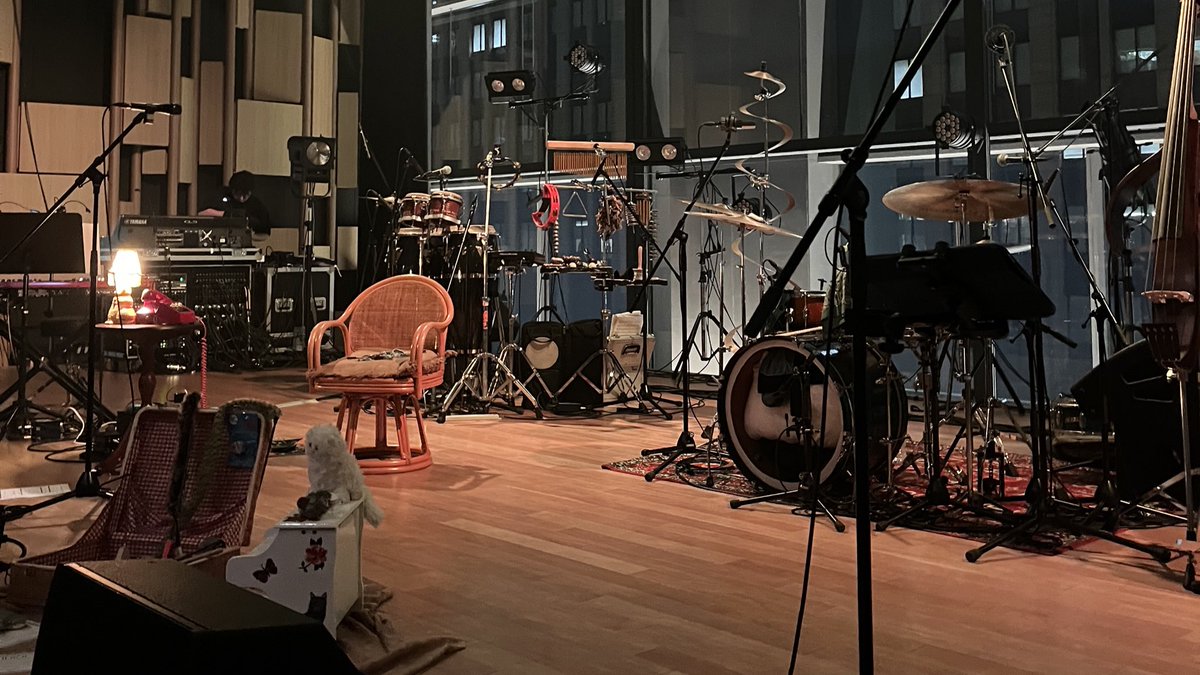 s_okcmc's tweet photo. 一年ぶりの猫戦のライブを観てきた。会場も演奏もステキだった〜 https://t.co/A8vGz3hrZx