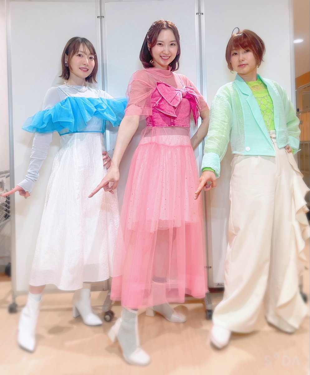 3paydayo's tweet image. DAY2お疲れ様でしたー！！
もうなんなんだ！すごかった！
まだ理解追いついてない！
明日くらいに実感はくるのか！？
一先ず！明日のDAY3も盛り上がってね！
6人をよろしく頼むー！！！

前髪とアホ毛も一緒に頑張った！メイクさんの魔法🪄ありがとう😭

#DAY2_876プロフェス