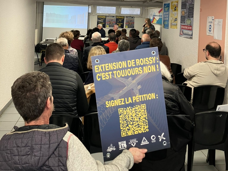 advocnar's tweet photo. ARGENTEUIL : réunion publique « Bruit aérien et risques pour la santé »
Les intervenants, médecins, études à l'appui, confirment les IMPACTS SANITAIRES GRAVES du bruit et de la pollution liés au #TraficAérien autour de #ROISSY et #LeBourget
Il est urgent de RÉDUIRE LE TRAFIC‼️ https://t.co/xVXXXKtPC9