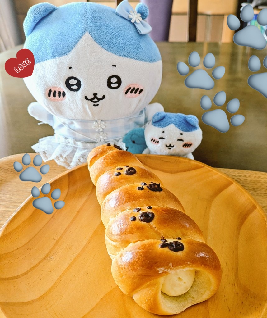 miorry_1qqq's tweet photo. 本日は2月22日！ 

🐱ねこの日🐱

へんな〜
あしあと
だと思ったら
🍫🐾 https://t.co/pHDjtjvJXz