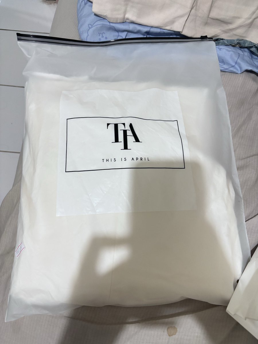 wts raya collection This Is April 
✨haniya dress✨

• 450k inc ongkir
• new with tag baru banget beli di store
• free size
• di online udah sold &amp; gabakal restock lg

#zonauang