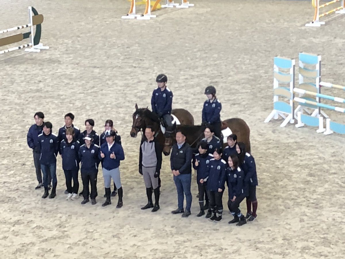 togetheranimal's tweet photo. 障害馬術講習会見れてよかった！
競技会形式で飛越を解説付きで見せて下さり、すごい臨場感だったなぁ
ドルチェモアに乗ってくださった佐藤賢希さんの演技が見れたのも嬉しかった😌
#ホースメッセ #馬事公苑 https://t.co/83FOeYEEhF