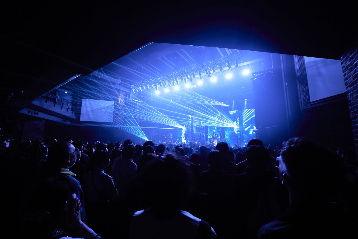 huez（ヒューズ） tweet media