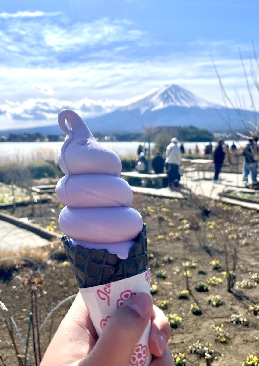 Lavender Ice Cream🍦

Kalau dijual di Jakarta, kayaknya mayan laku ini.. bosen sama matcha, cobain lavender ga sih 🤔

Kunci pertama monkey business: viralin aja dulu 😌