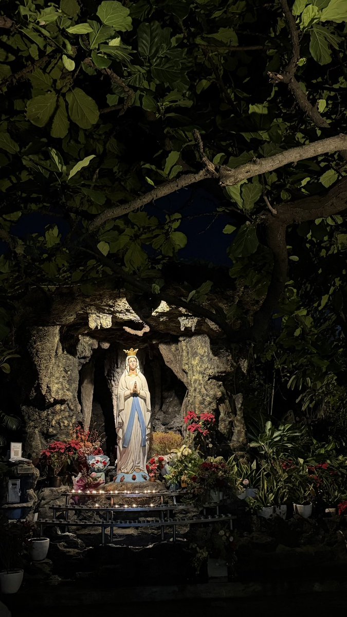 Bu.. aku takut, ditengah jutaan ragu, aku coba melawan, besar harapanku pada episode panjang ini, Doakalah aku 🥺😔