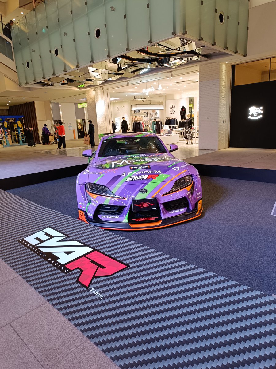 El 30 aniversario de Evangelion en Yokohama.