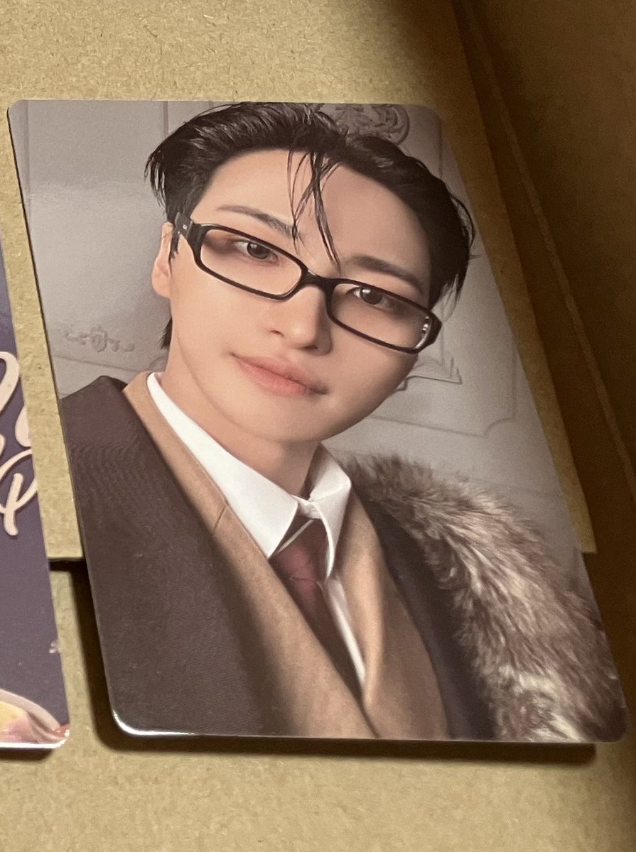 ある/ 아루 tweet media