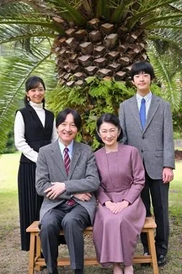 紀子殿下が大好き❣️
誹謗中傷にさらされお辛いときでも
感情を表に出されず静かに微笑まれる
努力家で勉強家
愛情深く我慢強い
皇嗣殿下とずっとラブラブで
素敵に年を重ねてこられた
未来の天皇陛下をお育てになる重責は
如何ほどであられたろう
Smile Always
崇高で美しい
心よりの尊敬を…🙏✨