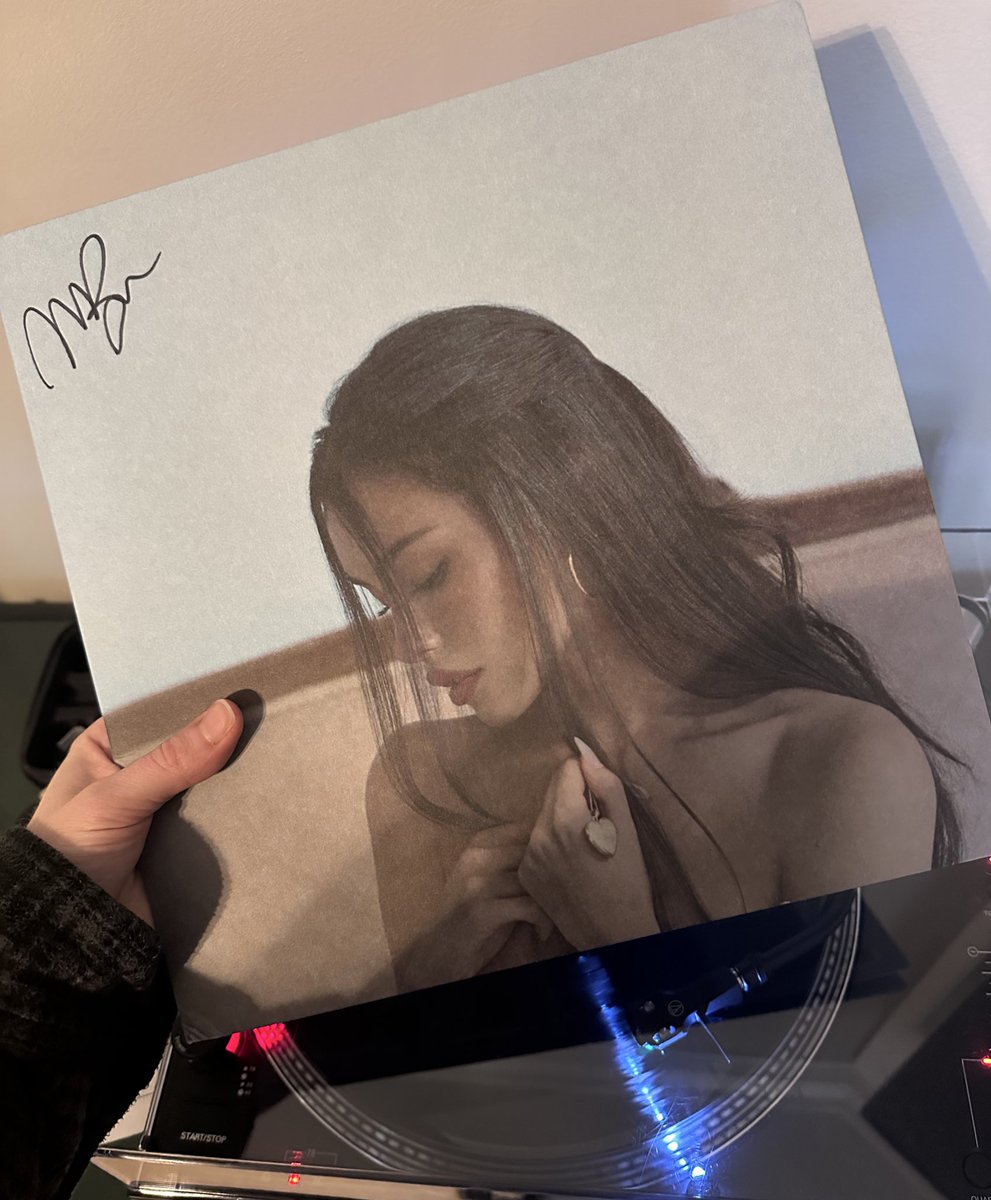 Avery🌹🦇🔮 tweet media