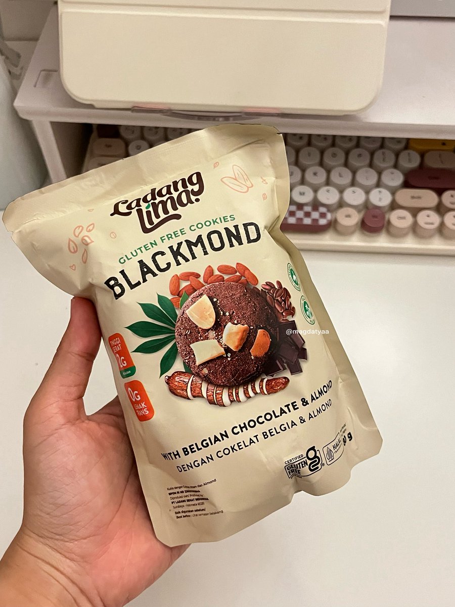 idmagdalenac's tweet photo. list snack yg bakal aku beli buat lebaran besok👀 https://t.co/3bJWU7X5vo