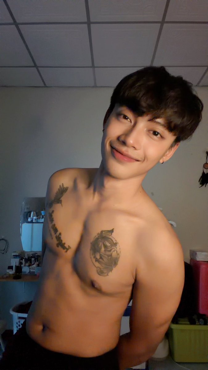 N O B I . T O E Y tweet media