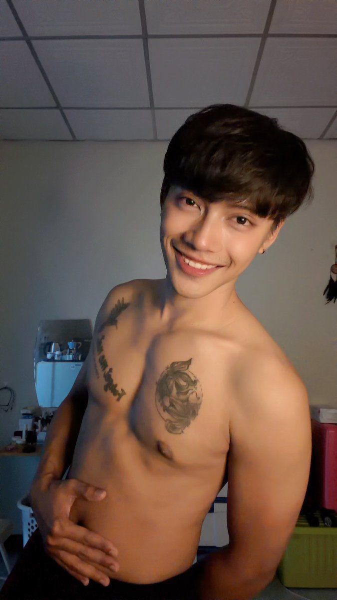 N O B I . T O E Y tweet media