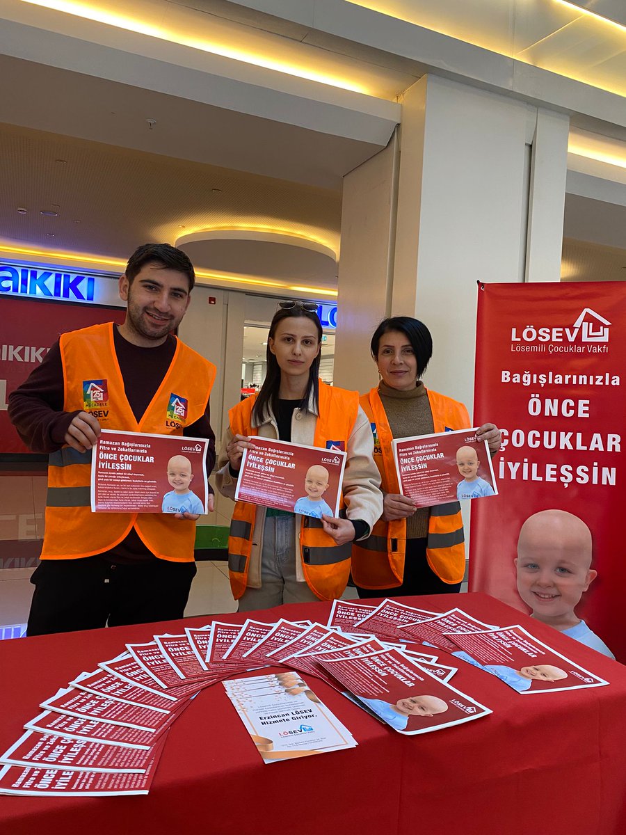 Bugün ayaktaysam, gülüyorsam, geleceğe umutla bakabiliyorsam bunda LÖSEV’in ve sizlerin bağışlarının payı var.
Bir bağış, bir çocuğun hayatında sadece maddi destek değil; umut, cesaret ve yaşama tutunma gücü demek.
#ÖnceÇıcuklarİyileşsin