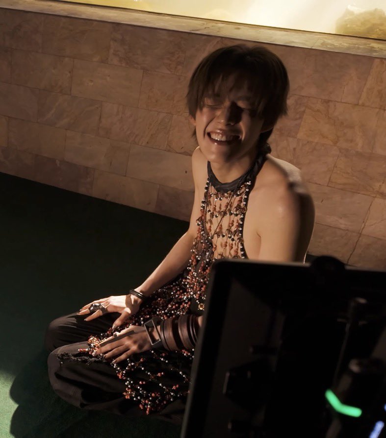 เนี่ย ดูมันจิ 

#guiltypleasure_BehindTheScenes