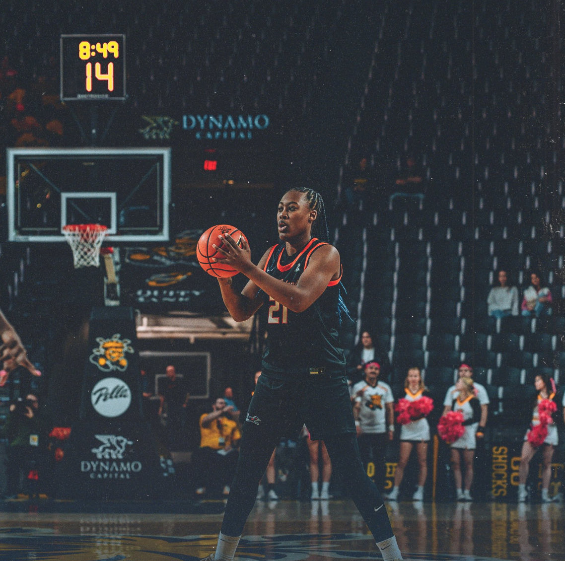 1st_Step_Sport's tweet photo. Cheyenne Rowe (Sr. @UTSAWBB, Ajax, Ontario) had 23pts 8rebs 2ast 3blks in 36mins in a 62-61 loss to Wichita State. #CanBall 🇨🇦 🏀 https://t.co/bJcq9MLedB