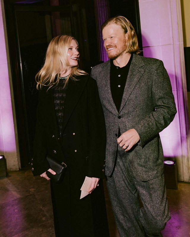 DunstOrg's tweet photo. #KirstenDunst and her husband were out last night at pre-BAFTA parties. Take a look and enjoy the photos I added to the site!
📸 https://t.co/x8MSXkRyyw https://t.co/WGPcbit1uD