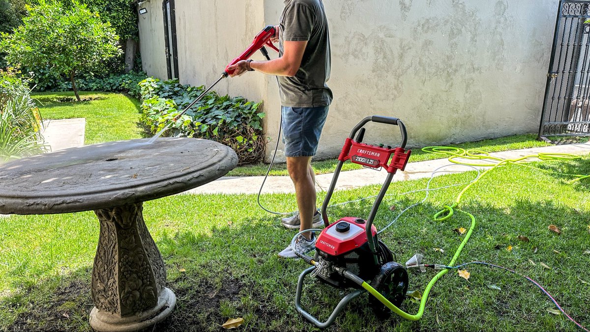 PenseDj's tweet photo. • Pressure washers for blasting winter grime
• Ladders &amp; garden tools for spring
• Dumpsters for big cleanouts
Go Rent It makes it easy:
Browse local listings, set your own prices if you’re renting out your gear, secure bookings &amp; payments, and keep more cash in your pocket https://t.co/LpmFNpF8n3