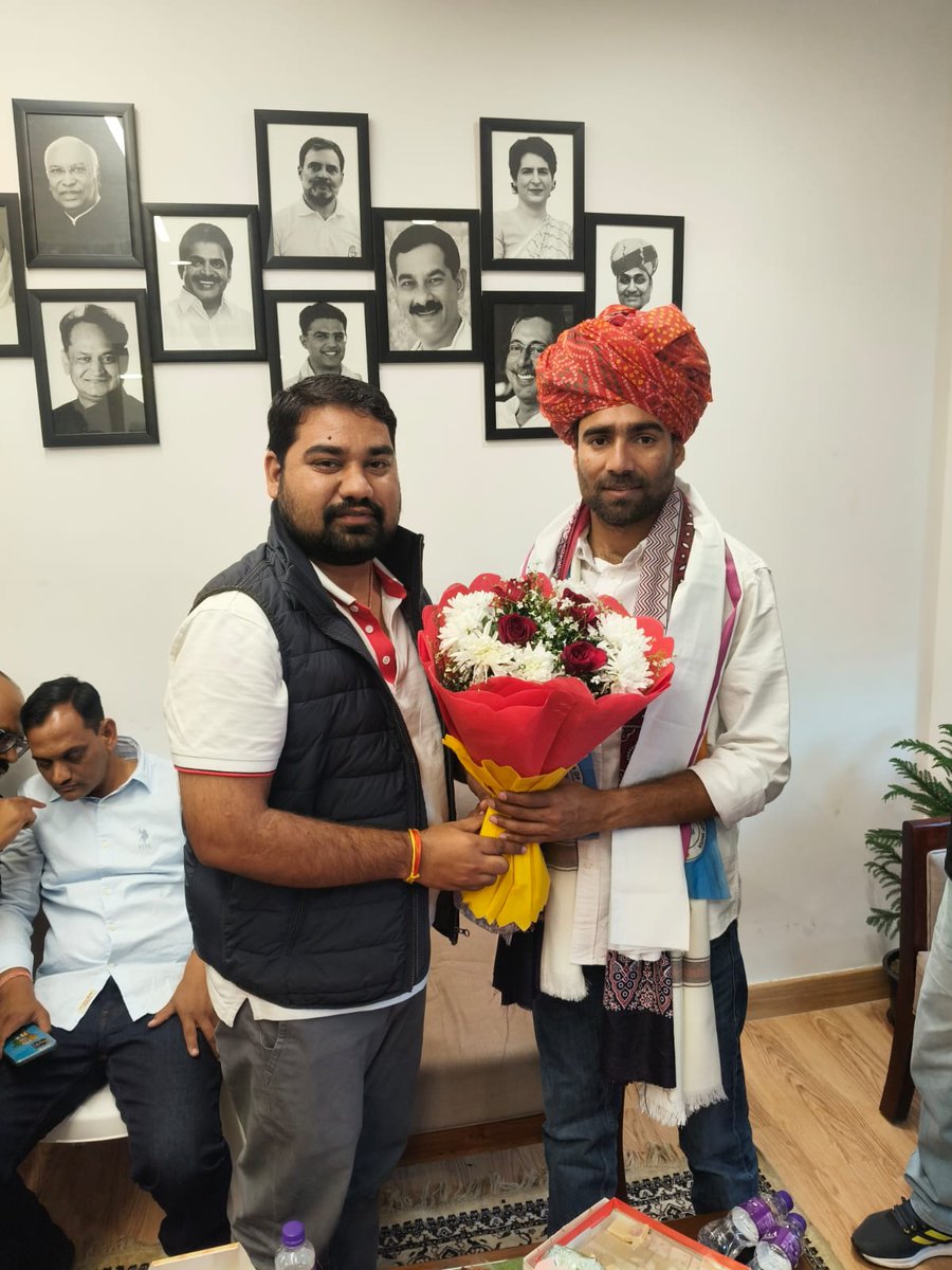 नई दिल्ली में NSUI के राष्ट्रीय अध्यक्ष भाई विनोद जाखड़ जी से मिलकर नई ज़िम्मेदारी के लिए बधाई व शुभकामनाएँ दी 
#अरुणशर्मादिवराला
#प्रदेशमहासचिवNSUIराजस्थान 
<a href="/VinodJakharIN/">VINOD JAKHAR</a>