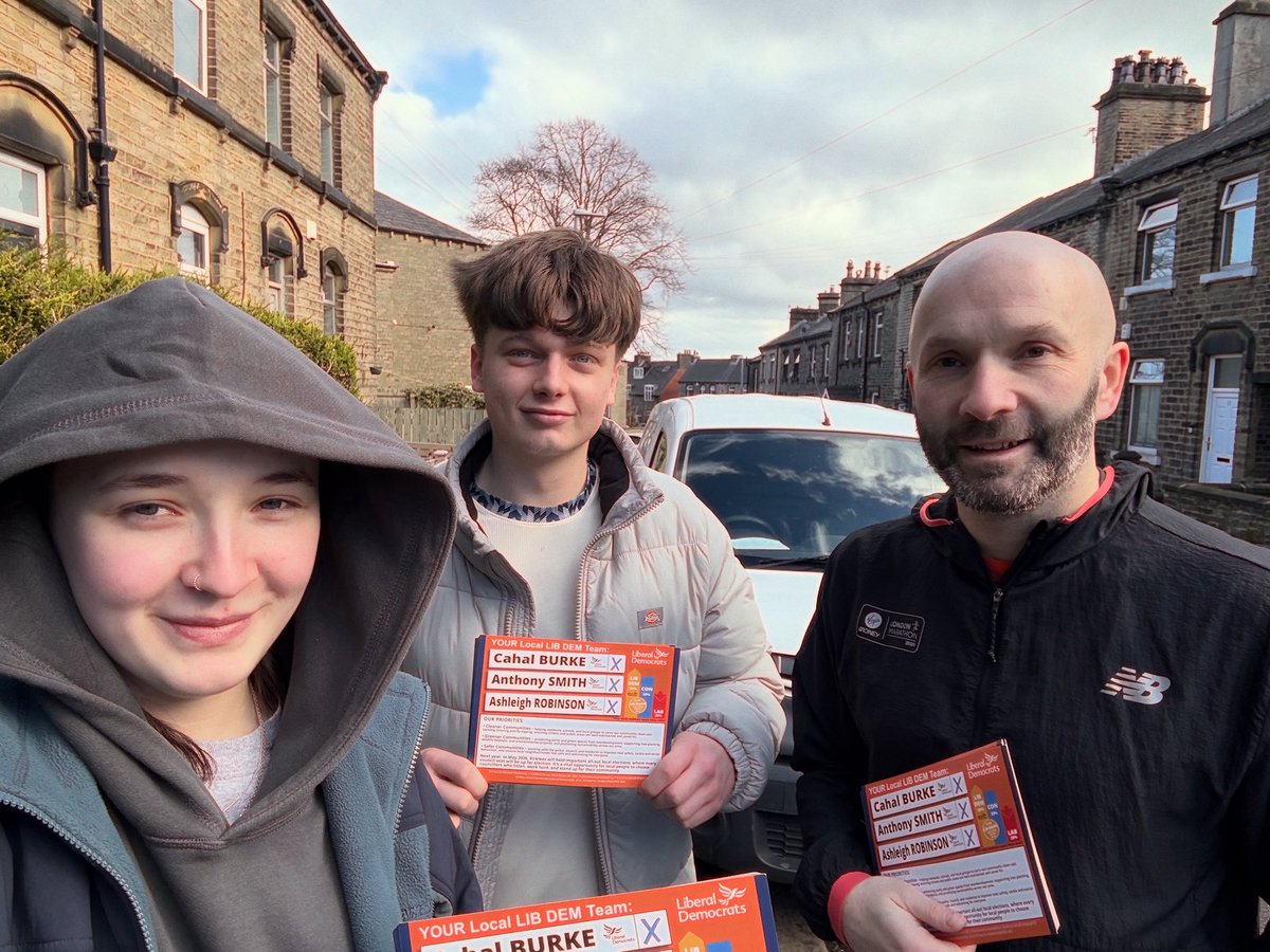 DELIVERING UPDATES, HEARING CONCERNS

Out across the ward listening to residents and working for cleaner, greener &amp; safer communities. 

Thanks to everyone who stopped to chat and to those delivering leaflets.

#Lindley #LibDems