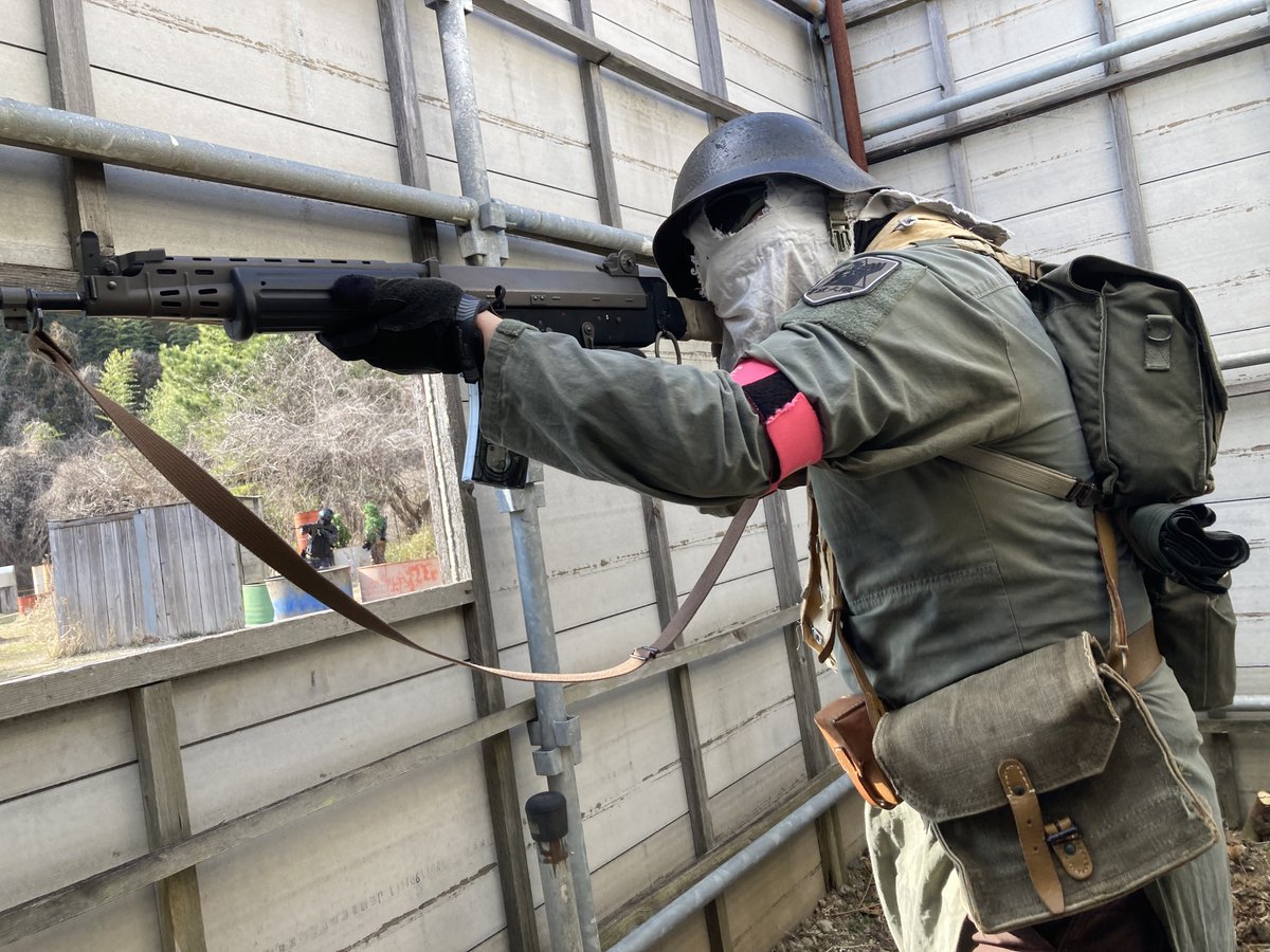 tojoさんにどんな装備で行きますか？と事前に訊かれていて、（同じく）終末っぽい感じで行きますよ！と言ったが、会ったらお互いの間に200年ぐらいの時間の差があった