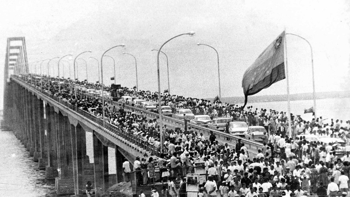 2️⃣ La Siembra del Petróleo: Bajo su visión, el recurso natural se transformó en escuelas, hospitales y vialidad. Creó la base de la Venezuela moderna, priorizando la educación y la salud como pilares del ascenso social. 🏫🏥