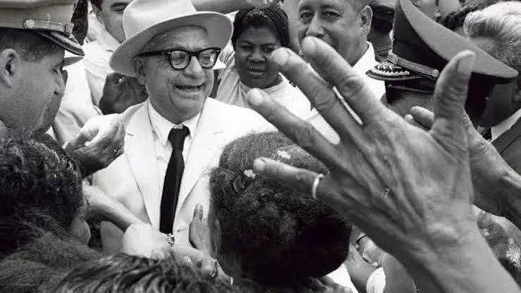 A 118 años de su nacimiento, el pensamiento de Rómulo Betancourt sigue vigente en cada rincón de Acción Democrática. Hoy reafirmamos nuestro compromiso: ¡Por una Venezuela libre y de los venezolanos! ⚪️🌿

¡Honor y Gloria, Don Rómulo! 🇻🇪