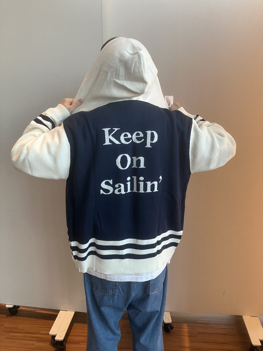 8cm_lover's tweet image. #歌謡選抜
#TUBE
SOSEKI さんとTUBEのコンサートへ行って来ました。グッズのパーカーを羽織るSOSEKI さん。