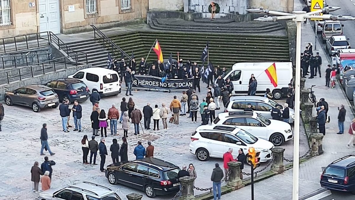 Llenazo en la plaza de Gijón dicen los de Nucleo Nazional.