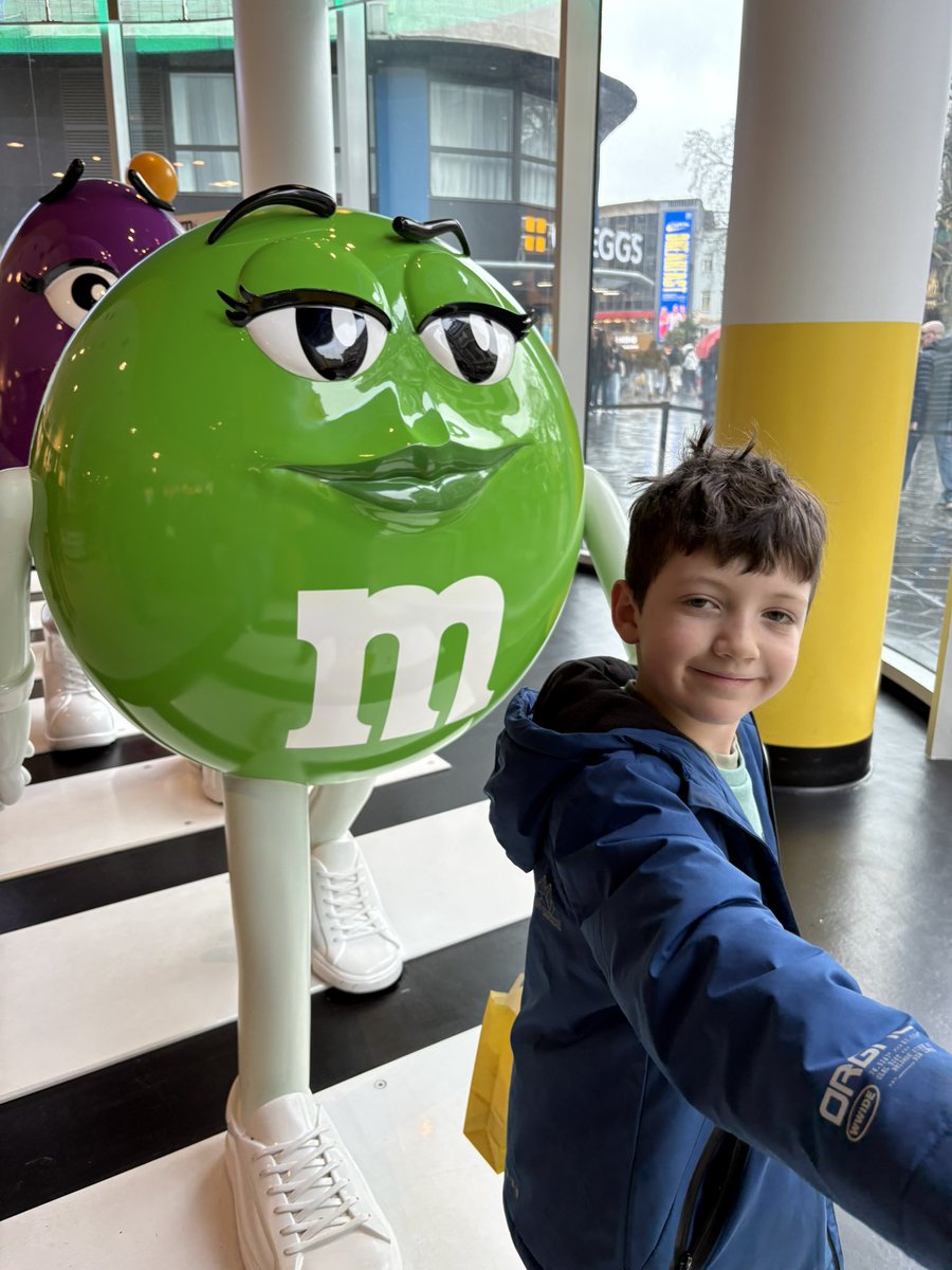 Helen Gore tweet media