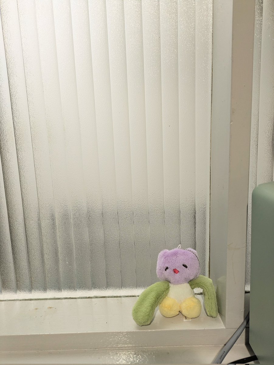 引っ越し→退去完了した！これからは船橋市民
新しいお家は玄関にあるガラスがレトロでかわいい