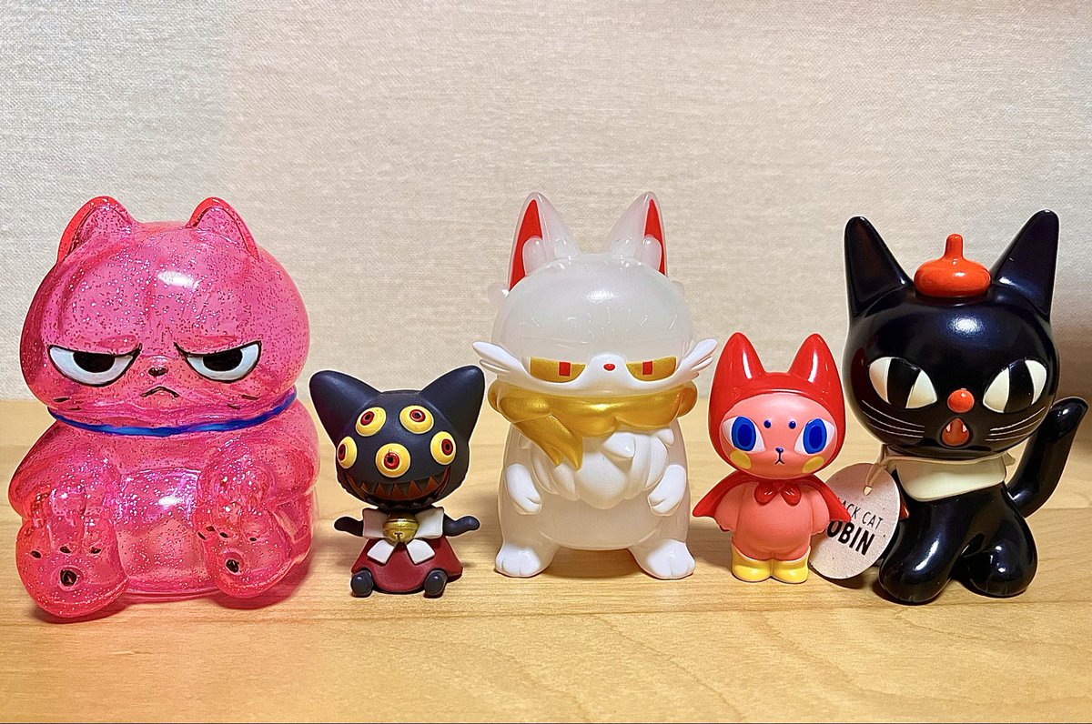 RT @sekaiha_kawaii: ねこの日🥳 #猫の日 @kuroneko_robin @shichigo7