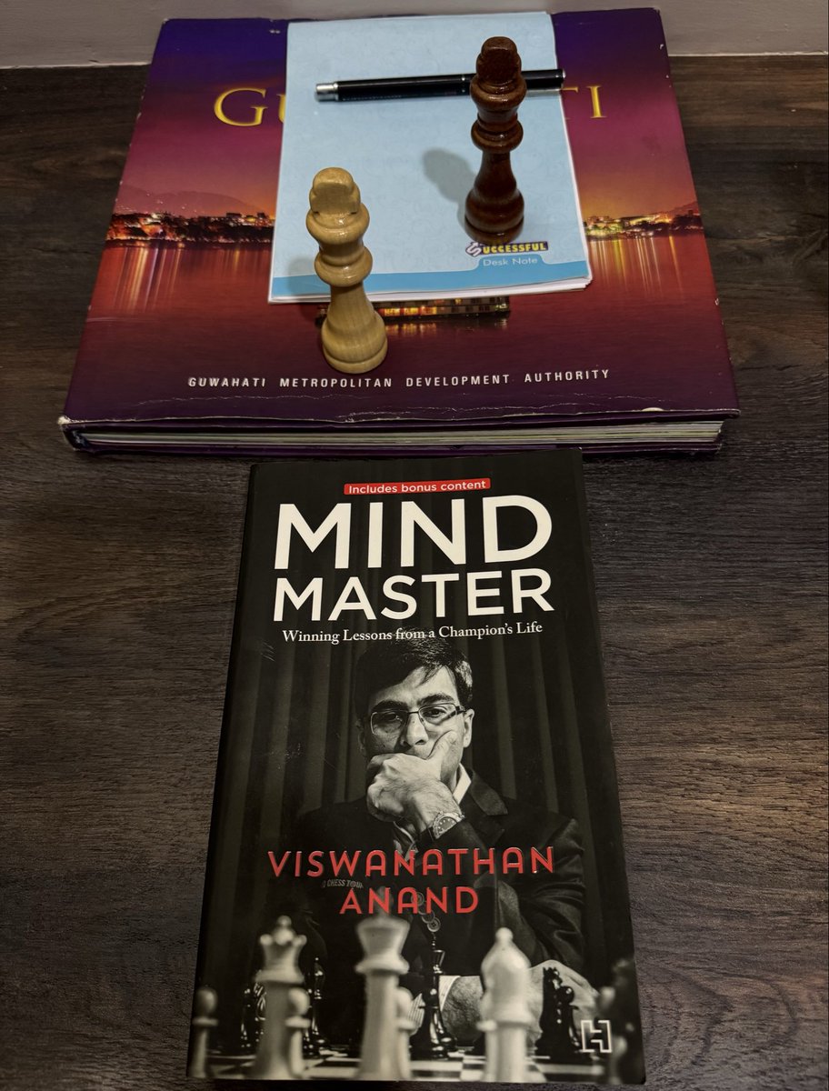 Mrinal_MLA's tweet photo. #8pm : #BookIdentification
Mind Master : Winning Lessons from a champion’s life.
It is the autobiography of #ViswanathanAnand , India’s first #GrandMaster and five times world chess champion. The book offers a glimpse into Anand’s life and his rise to a global #Chess Icon. https://t.co/wntCuZ4YtA