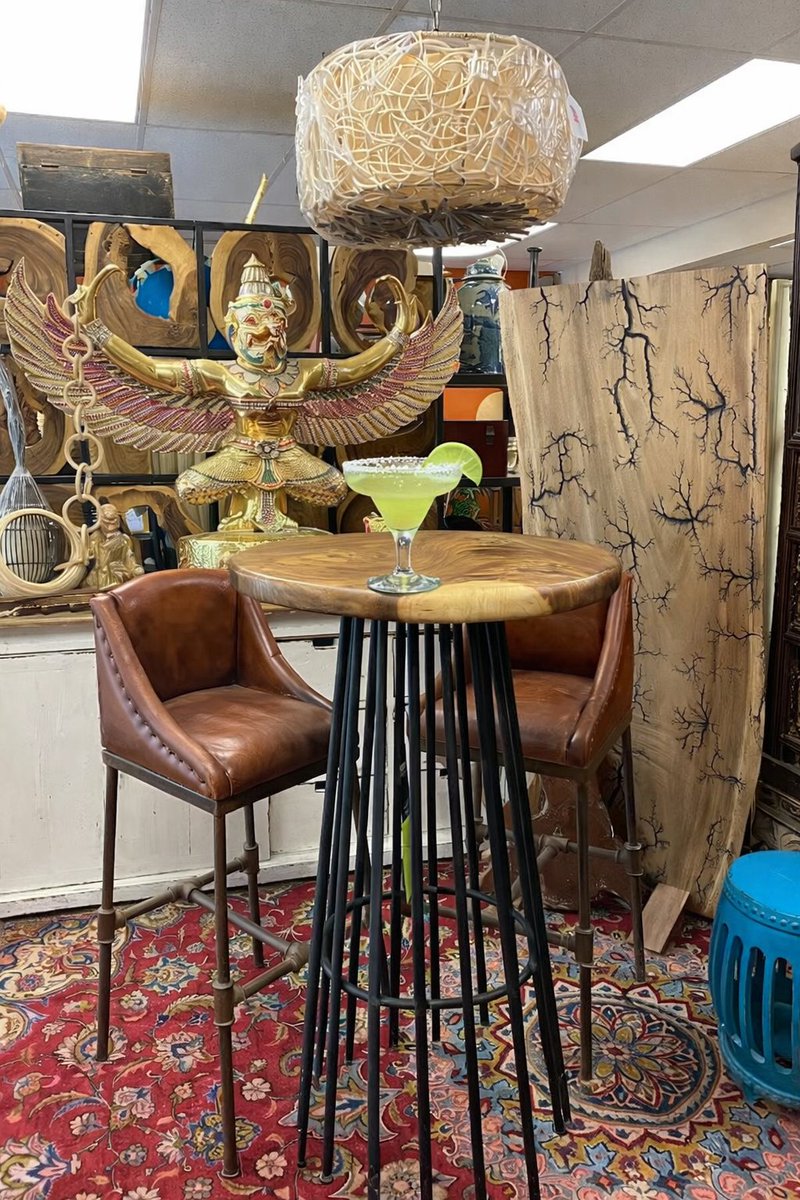 DecorDirect's tweet image. Salted glass.
Polished edge.
Handcrafted bar.
Everything sparkles at Decor Direct. 🍹✨
Happy Margarita Day.
Open 10A–4P — come choose your own shimmer and shake.

#LiveEdge #BarTable #ArtisanFurniture #UniqueDecor #MargaritaDay