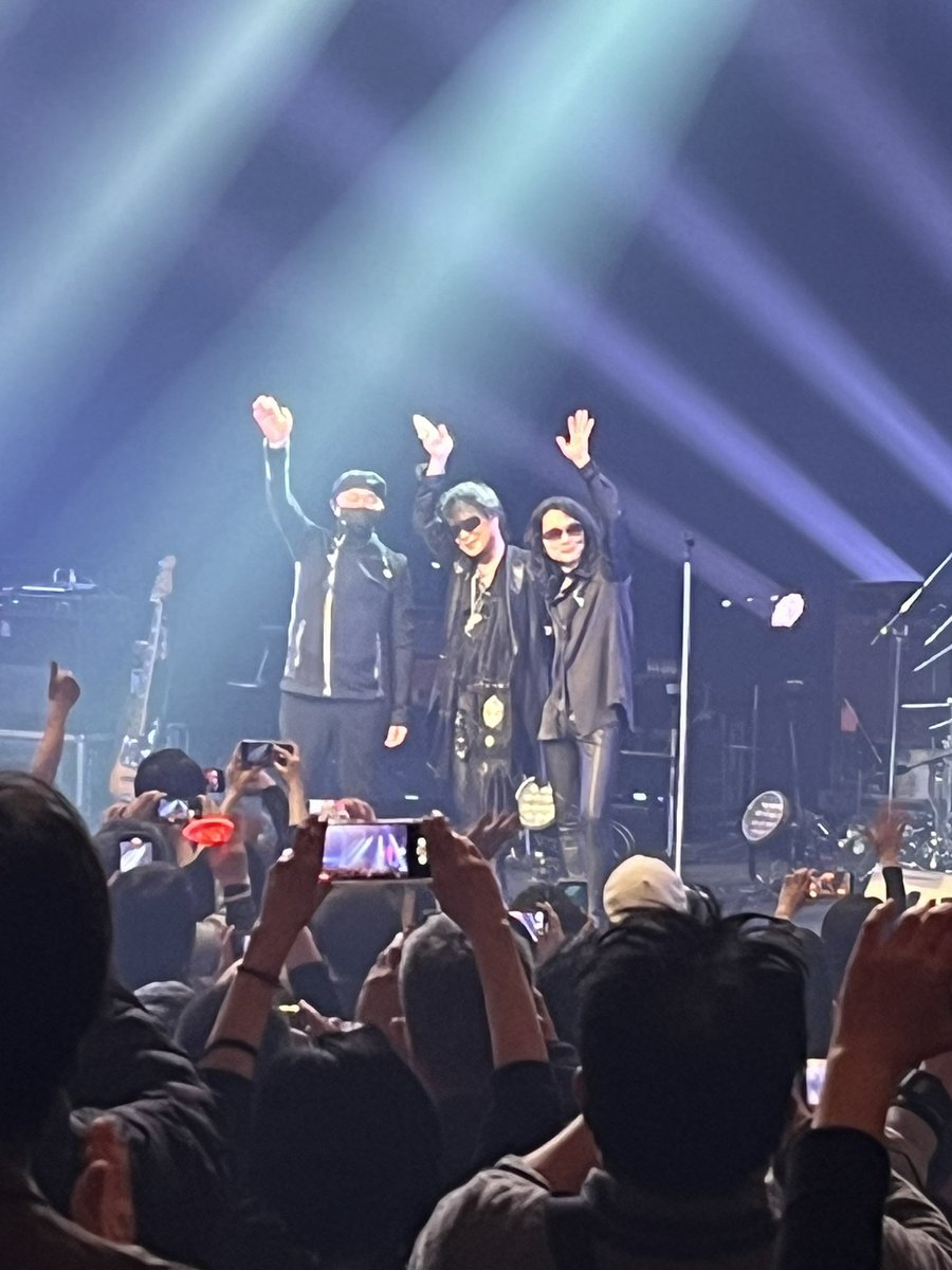 beingriderfreak's tweet image. 最後にして初のT-BOLANよかった〜(語彙力
ベストヒットに偽りなく序盤からシングル曲の応酬出し惜しみなし❗️
さらに中盤のアコースティックなシングルじゃないアルバム曲が自分が好きな曲演ってくれて感動🥺
そしてBa.上野さん、あなたは地元の誇りだ👏
#TBOLAN
#LASTLIVE
#Beingしか勝たん