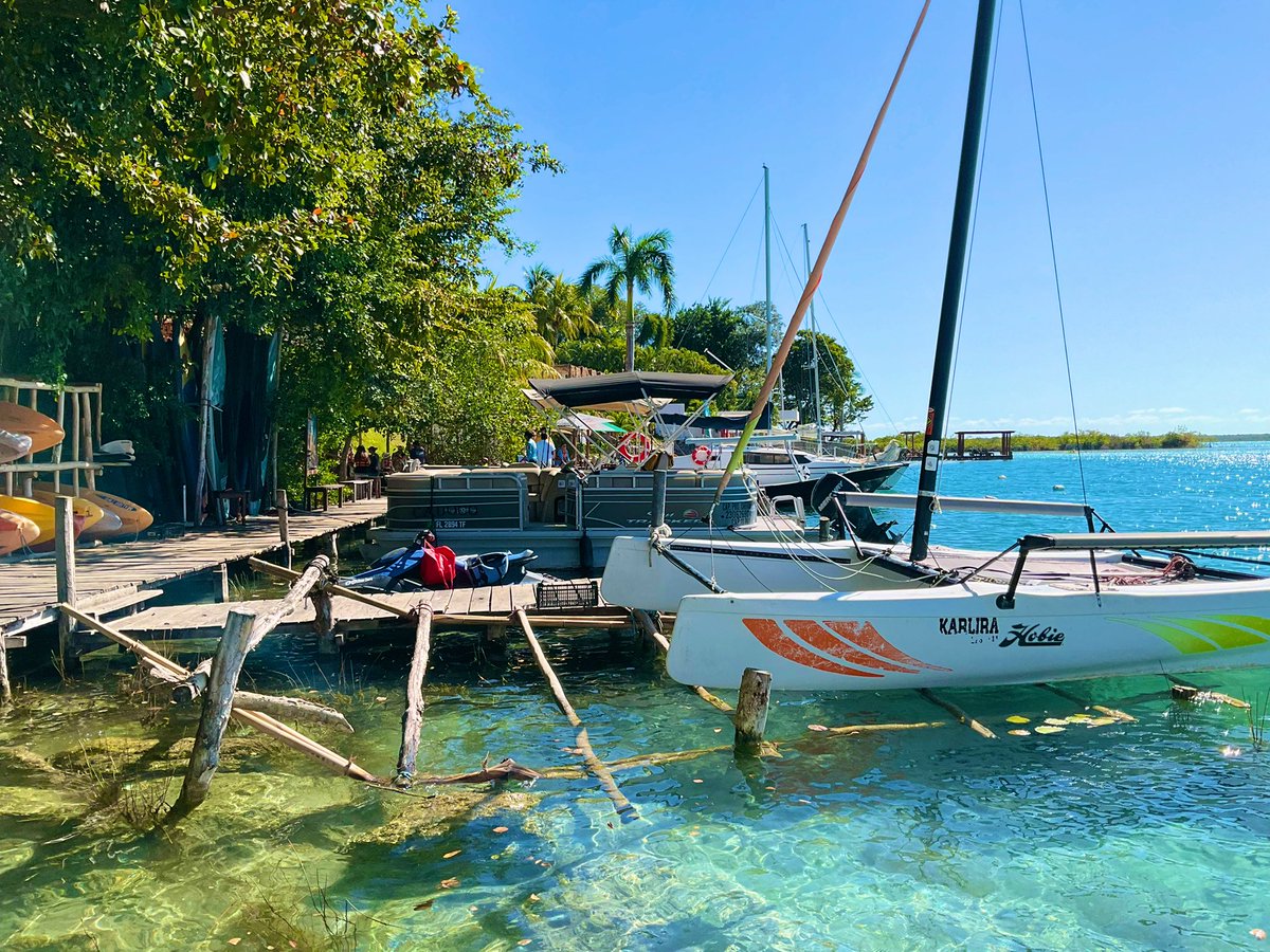 バカラル湖のクルーズツアー終了。 14時10分にチェトゥマル空港を出発