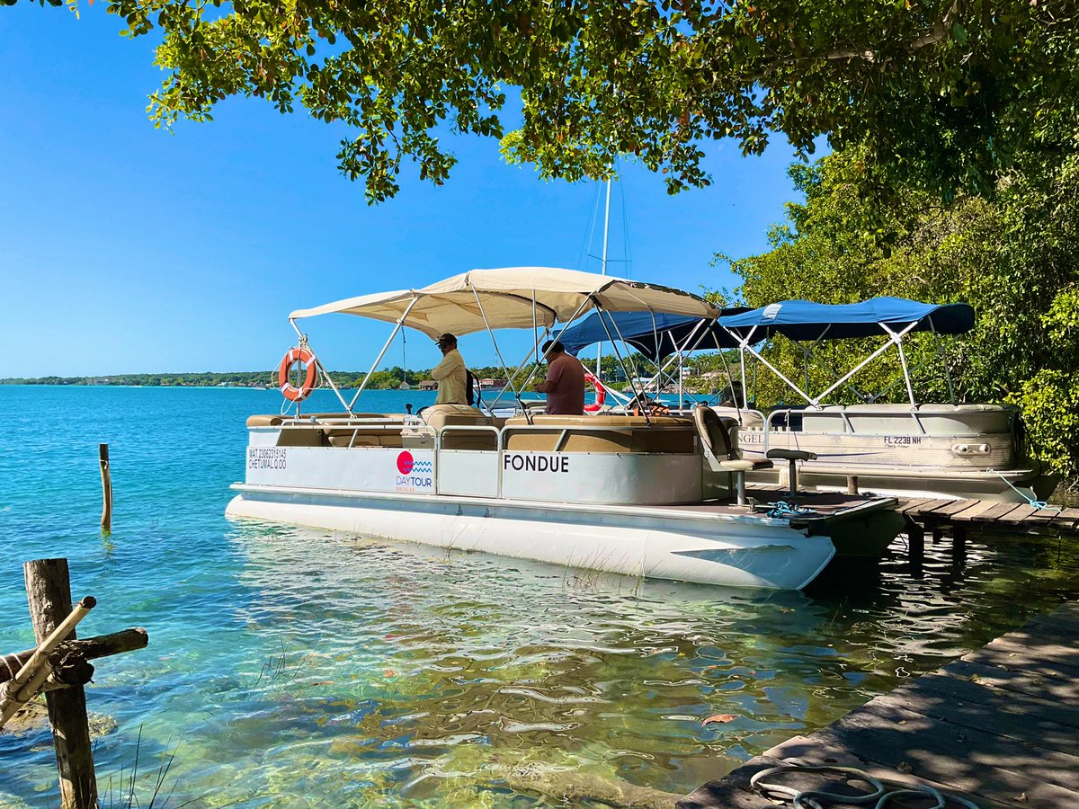 バカラル湖のクルーズツアー終了。 14時10分にチェトゥマル空港を出発