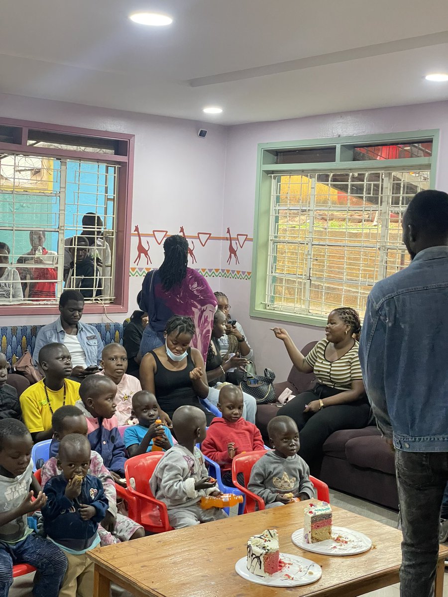 ymad_ug's tweet photo. @BCFUganda 🤝 @ymad_ug 

Youth Making A Difference is grateful and thankful to the Management Team of Bless a Child Foundation for giving us a platform to interact and most importantly extend a hand of help and psychosocial support to the young cancer fighting generation. https://t.co/zTUFEojp46