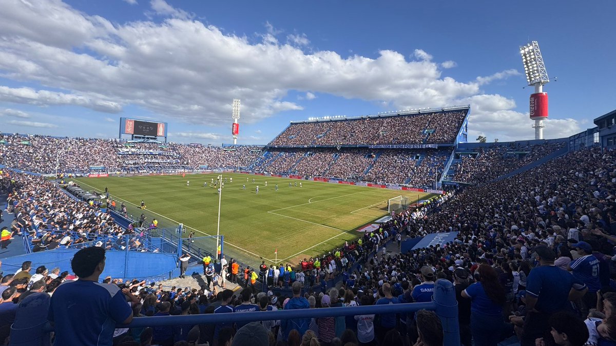 Sábado Vélez tweet media