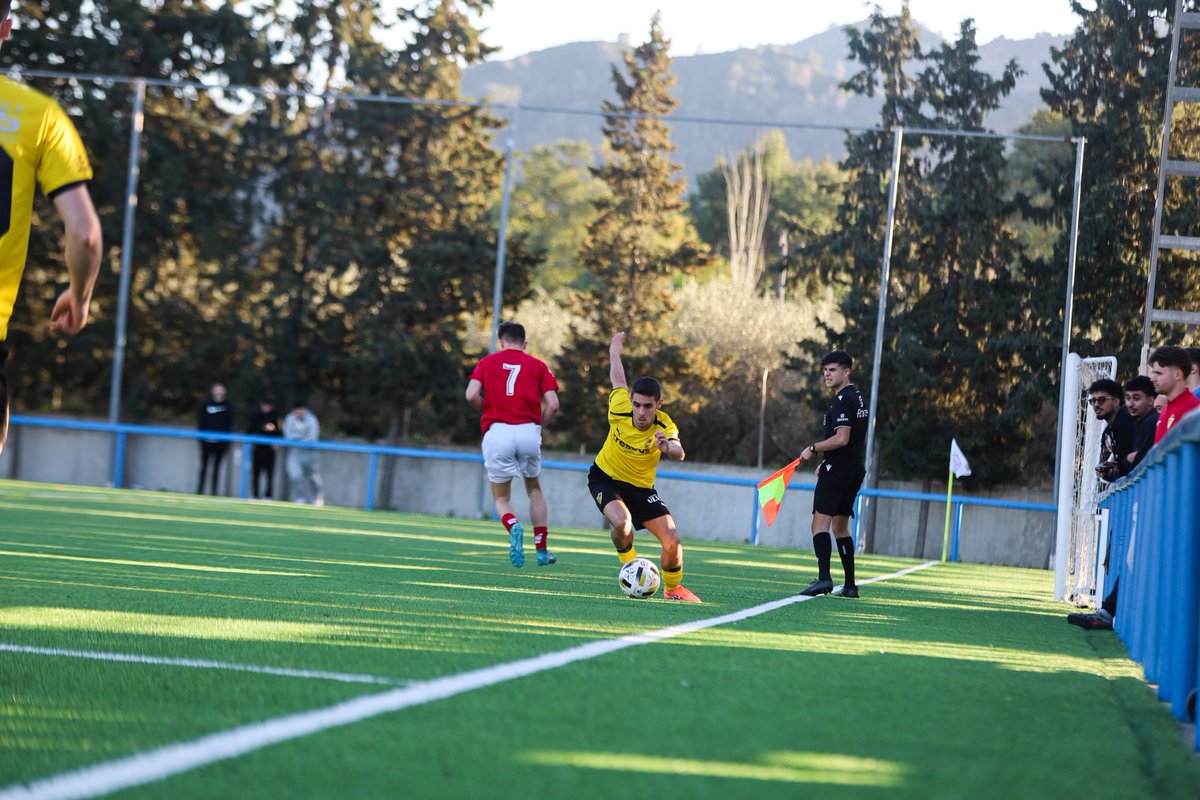 rubeenfdez__'s tweet photo. Seguimos disfrutando de la segunda vuelta!!! 🤙🏻🙌🏻💛
Semana difícil la q nos viene, pero se afronta con toda la confianza del mundo tras esta grandísima victoria ⚽🤟🏻 https://t.co/ABq7Ej0PEj