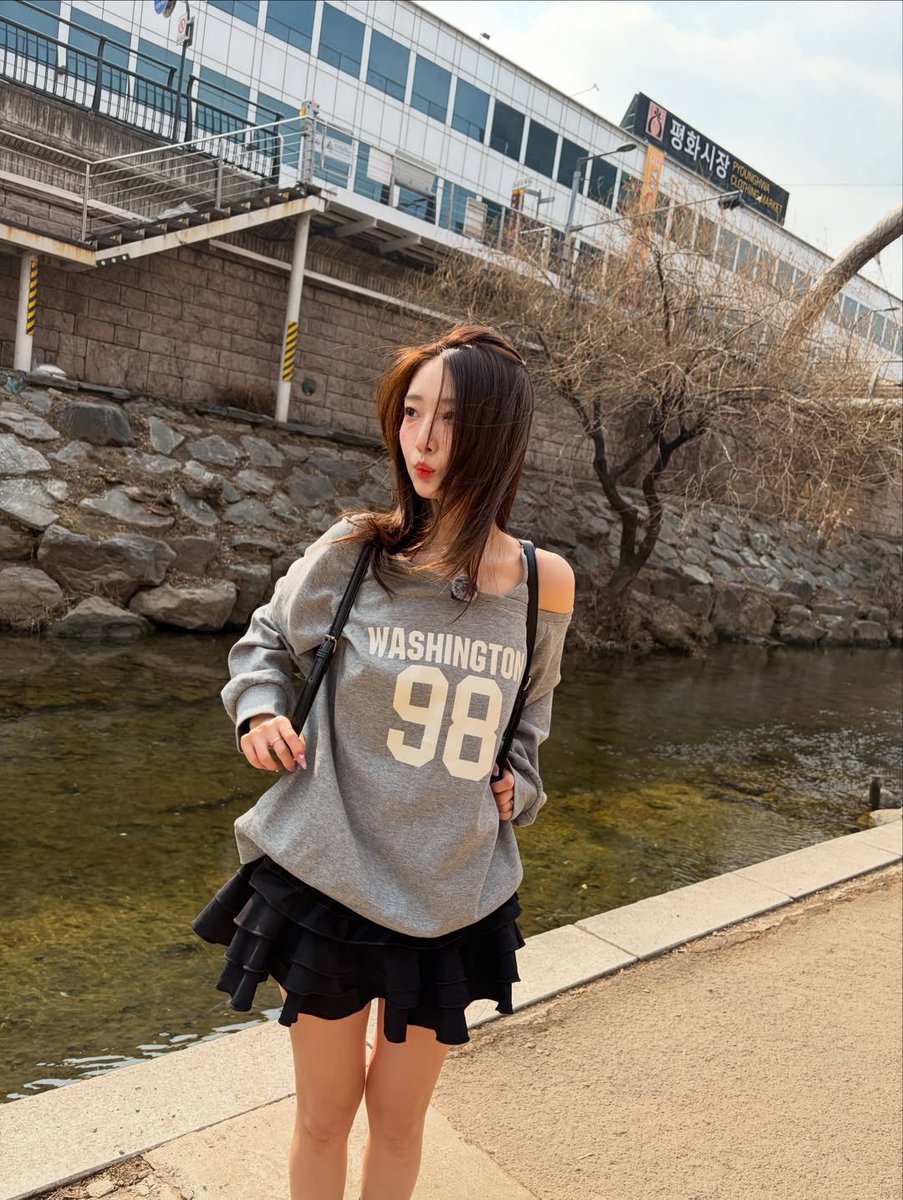 loona pics ᢉ𐭩 tweet media